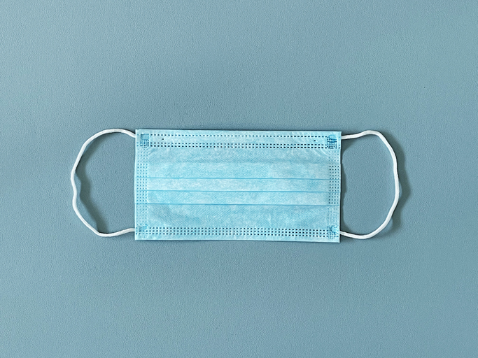 Disposable surgical face mask